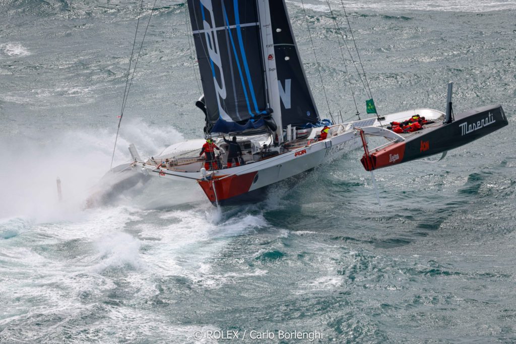 Старт гонки Rolex Fastnet Race 2021 - потери в первый день